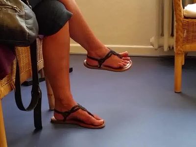 mature feet play with flats