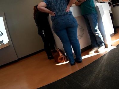 GILF wife phat meaty booty