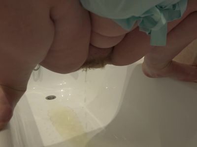 Urine in the bathroom mature bbw with hairy pussy