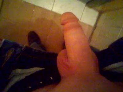 masturbatin in toulet