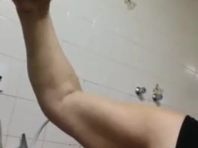 Older grannie biceps