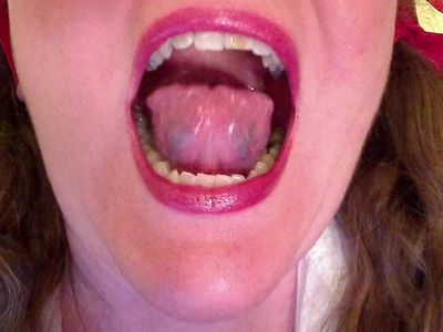 Mature Red Head Cupping Her Cleft Tongue