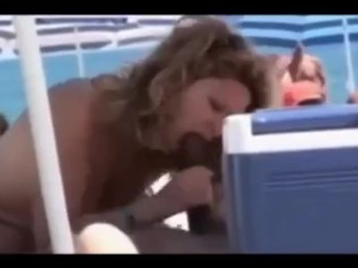 Amatoriale italiano, Teresa pompinara di Milano al mare con suo amico nero