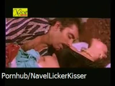 SAREE NAVEL KISS LICK