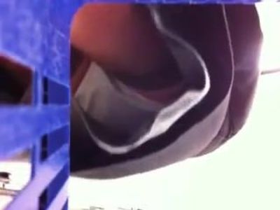 upskirt mature en bas