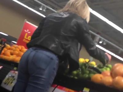 AMAZING MILF Booty