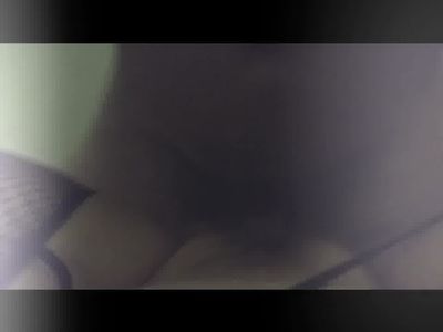 En el sofa con la PUTA