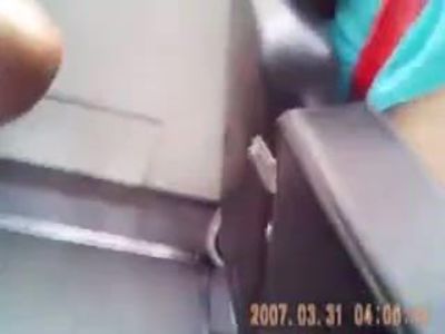 ENCXCANDO PENE PARDO BUS