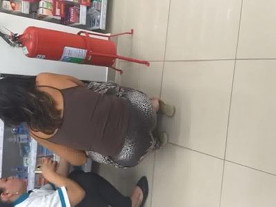 Coroa de calca soltinha na farmacia (2)