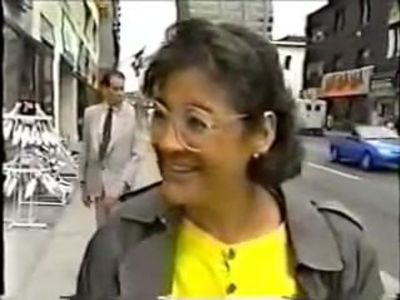 Oma zeigt sich nakkich