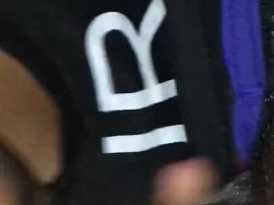 She suck it like she mean it!