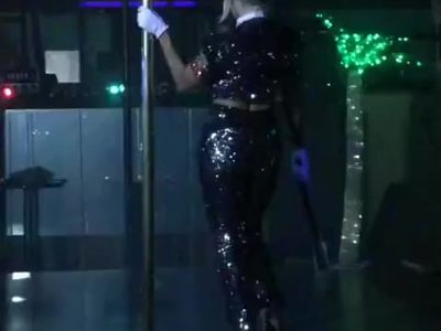 Aspen Reign swings the stick