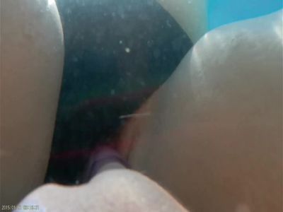Suzzie goes for a swim - Pool fingering