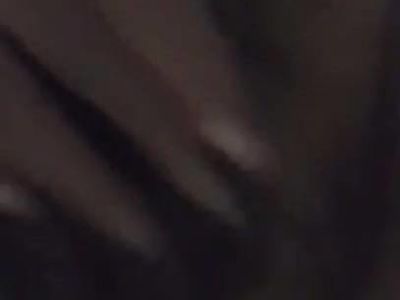 Madura acariciando su deliciosa 3