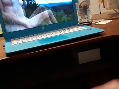 Jerking in the office with shotty internet!