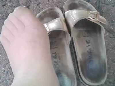 Oma hat tolle Nylonfüße