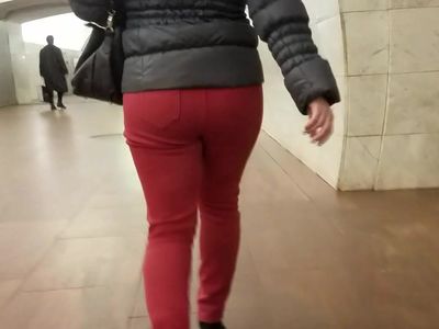 Lady',s ass in red jeans