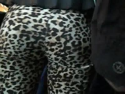 MADURITA EN CALZAS DE LEOPARDO