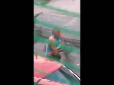 Vizinho maduro sensualizando