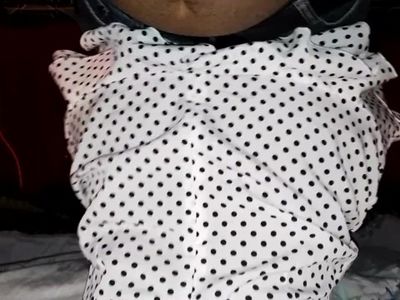 Sexy Mature stepmom giving me a quickie lap dance/ grind on me/ young boy