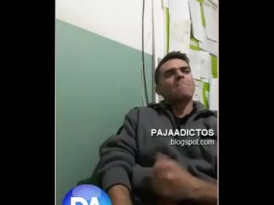 POLICIA ARGENTINA SE PAJEA EN LA CÃRCEL