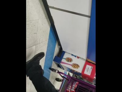 White mature feet at 99 store