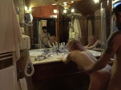Mature lady fucked after shower in front of the mirror !