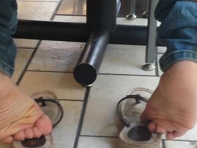 Candid Asian lady feet in thong sandals2 [NOT MY WORK!]