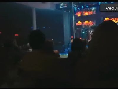 Celebrity Sunny Leone Unseen Pole Dance in the BAR