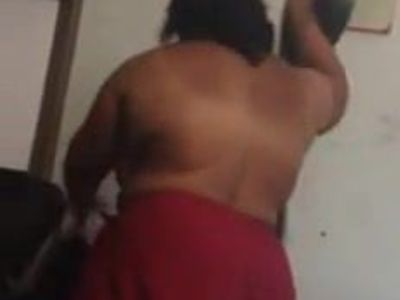 telugu bhabhi juicy melon wearing sari.mp4