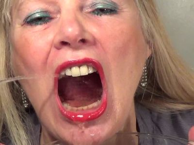 Piss and cum for mature slut